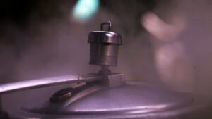 pressure cooker 